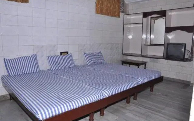 Abirami Inn