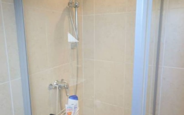 Stylish 2 Bedroom Home Near Bristol