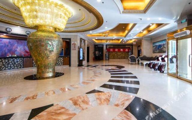 Royal Palace Hotel