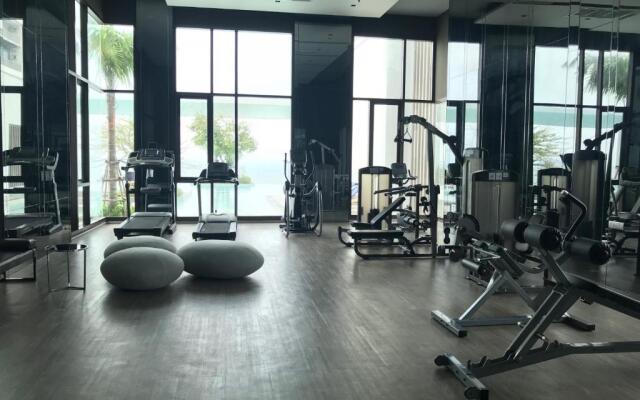 Kuno - 2Br, Beachfront Jomtien