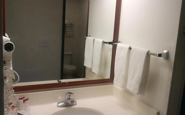 FairBridge Inn & Suites Sunnyside