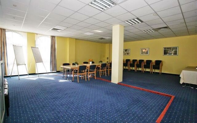 Stargaze Forum Hotel