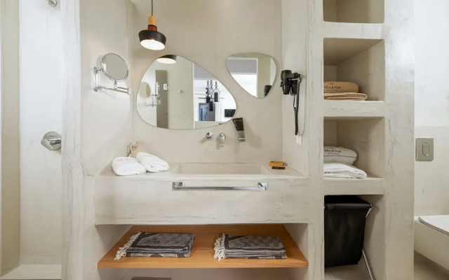 Mneme Suites & Villas