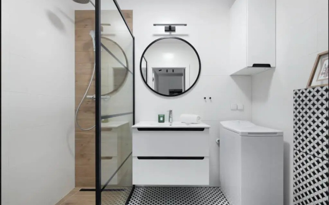 Elite Apartments Loft| fitness   &  with balcony | CENTER