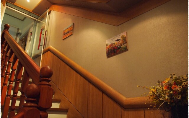 Elmar Guesthouse - Hostel