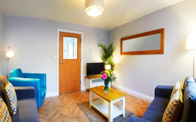 Beautifully furnished 4-bed townhouse on South Cliff