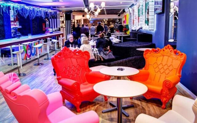 Urban Youth Hostel