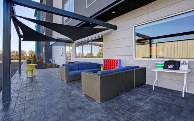 Tru By Hilton Monroe