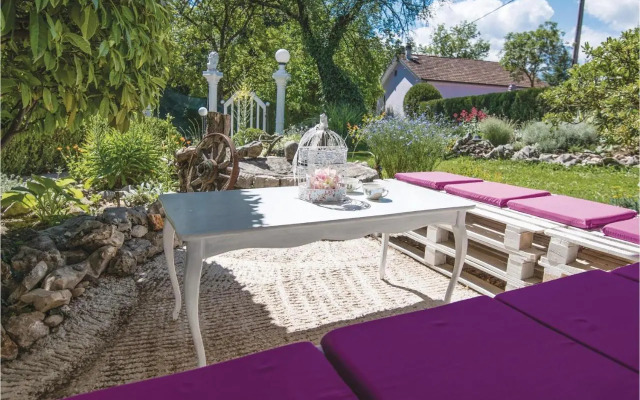 Three-Bedroom Holiday Home in Imotski