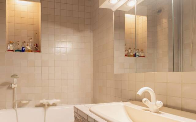 Paris Les Sablons Elegant residence