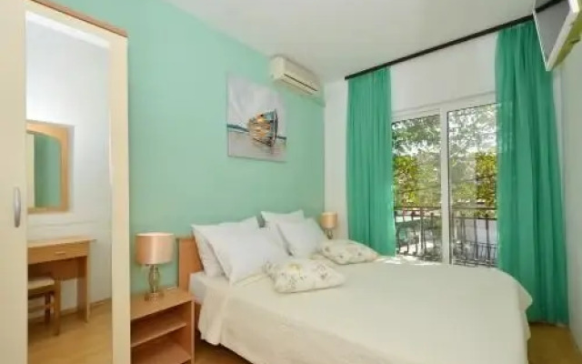Apartments Mira