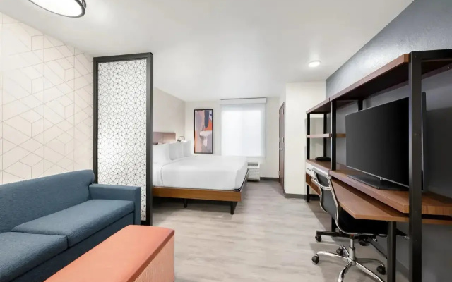 Everhome Suites Portsmouth - Newington by Choice Hotels