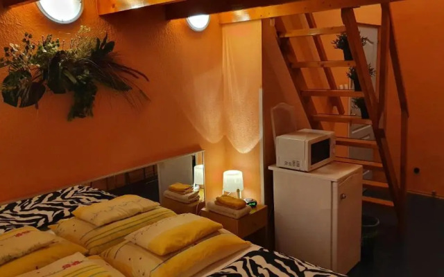 "hotel30" ROOMS-APARTMENTS