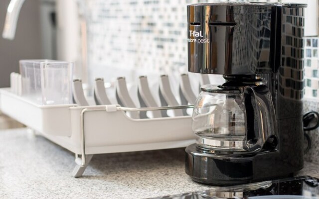 5th Coral Suites by Alex