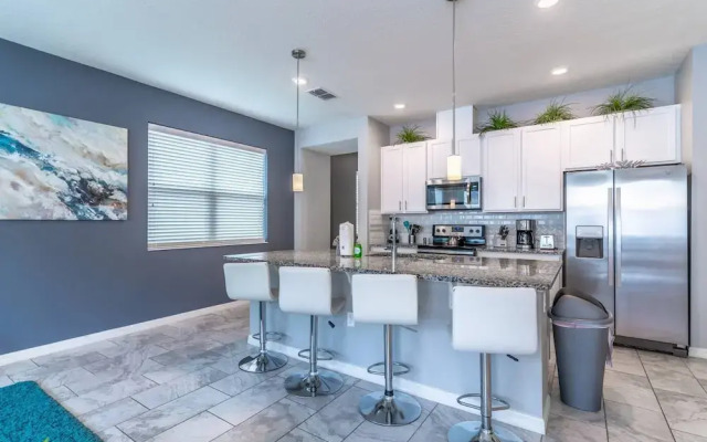 5134 Compass Bay