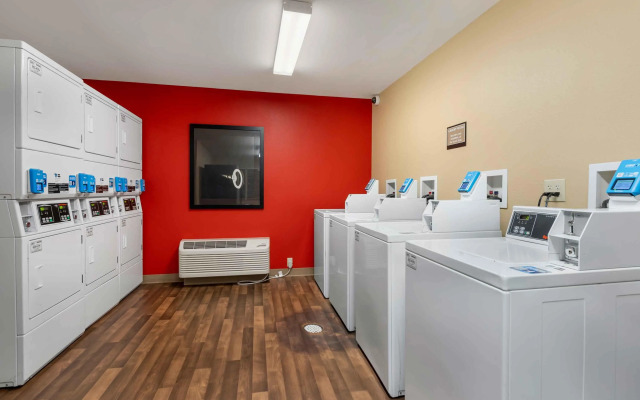 Extended Stay America Suites Indianapolis Castleton