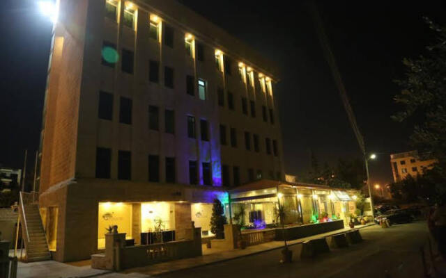 Rozana Hotel