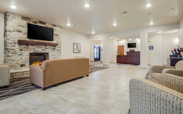 Cobblestone Hotel & Suites - Cozad