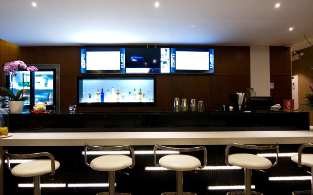 LYZ Business Hotel