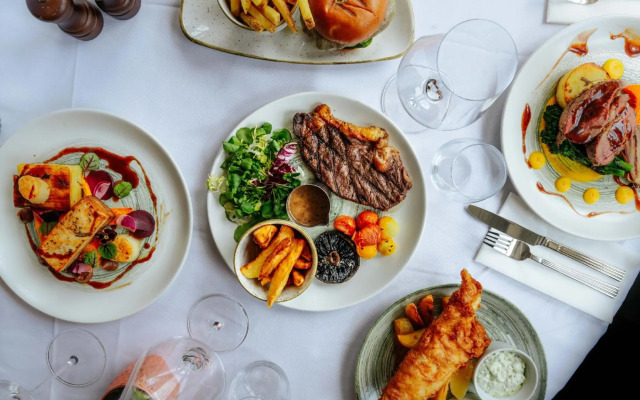 Ox Hotel Bar & Grill
