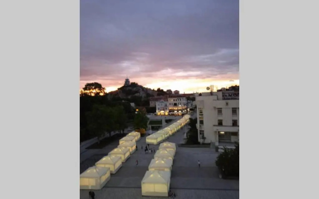 Cloud 6 -Top Center,360° view,Free private parking