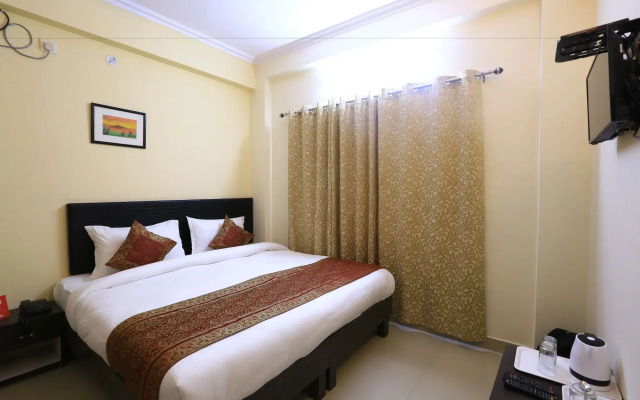 OYO 8448 Hotel Shyamal