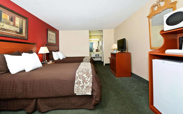 Hotel Red Rose by Townhouse Covington I-64