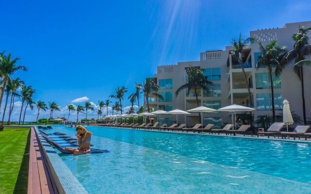 Elements Garden House 10 2 Bedroom Condo by Redawning