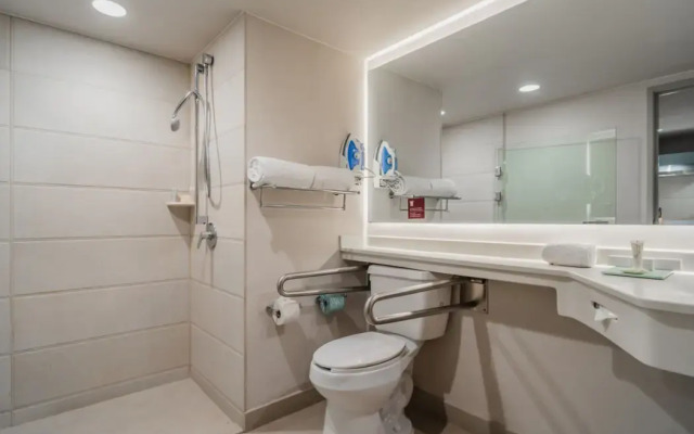 City Express Suites by Marriott Querétaro