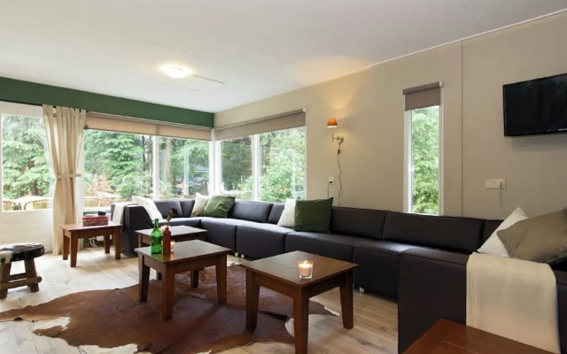 Beautiful Home With Lots of Privacy, in the Forest
