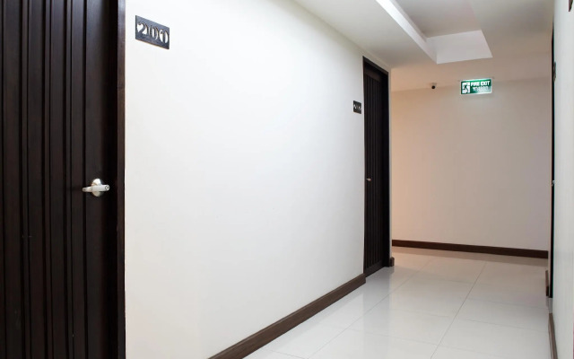 White House Asoke Sukhumvit 18