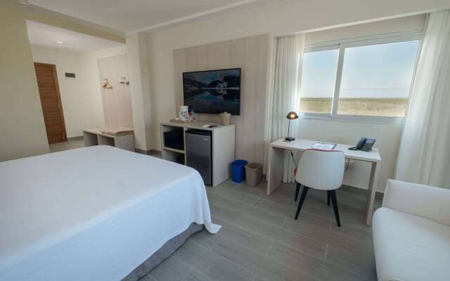 Super 8 By Wyndham Manzanillo