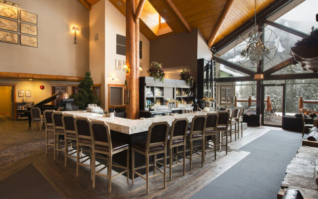 Lizard Creek Lodge