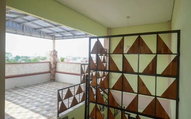 Urbanview Grand Lotus Hotel by RedDoorz