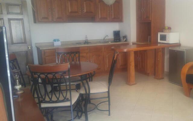 Laos Mar Hotel & Suites
