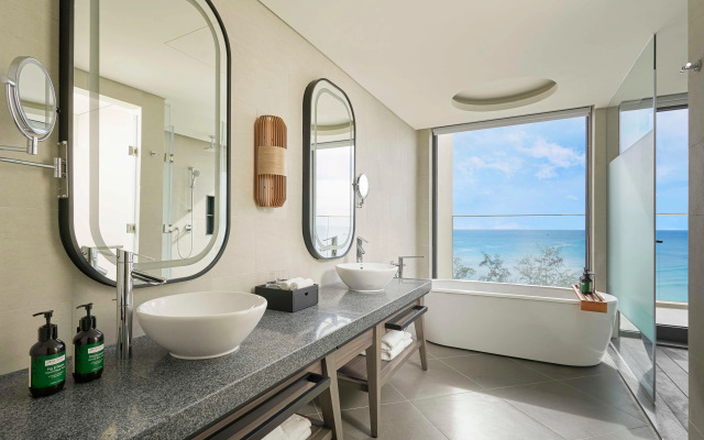 Crowne Plaza Phu Quoc Starbay by IHG