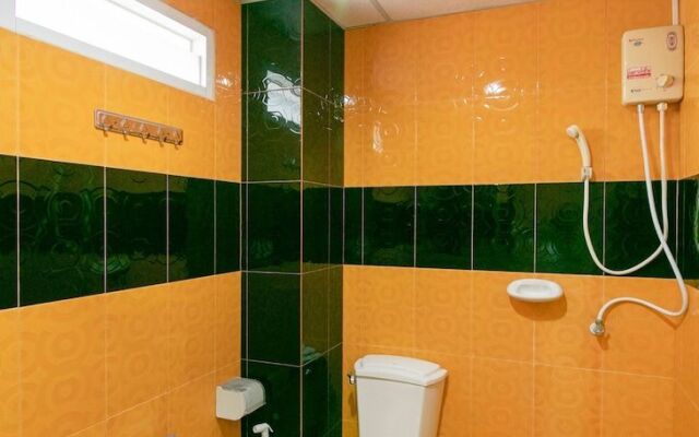 OYO 75387 Four Men Court