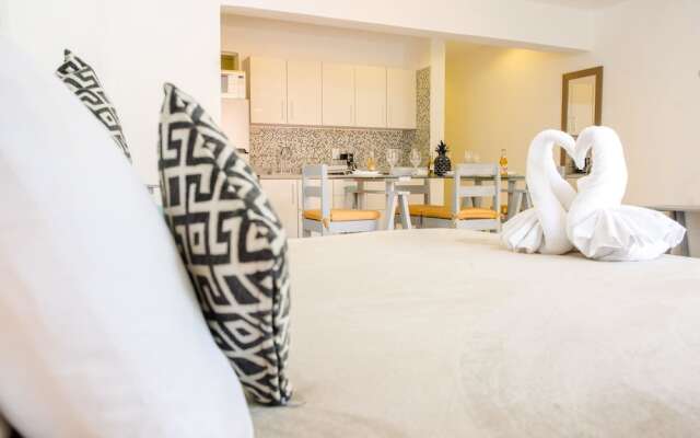 5th Coral Suite by Ixchel