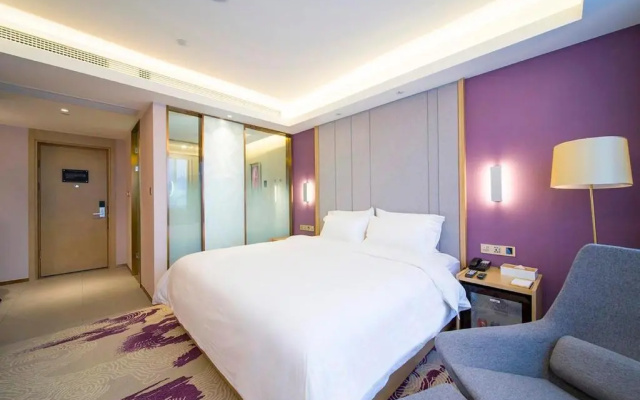 Lavande Hotel (JiangWang RT Mart store, Yangzhou railway station)
