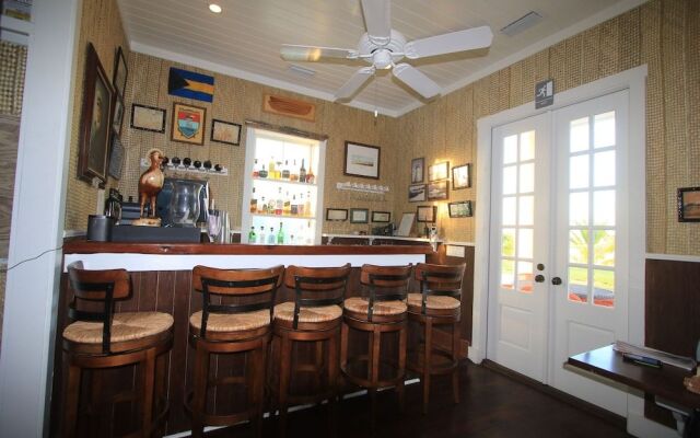 The Sandpiper Inn & Cottages