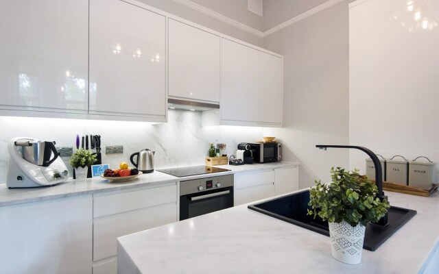 The Warwick Road Residence - IRV