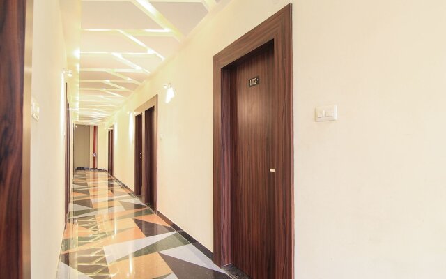 OYO 14886 Hotel Royal Paradise