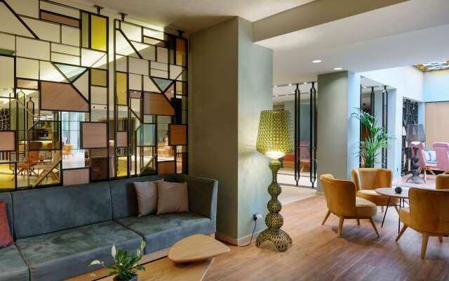 Dolce Athens A tica Riviera Hotel