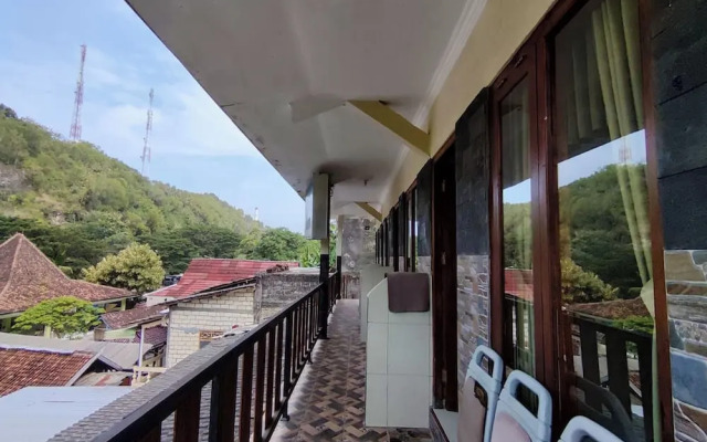 OYO 94016 Homestay Baronsari