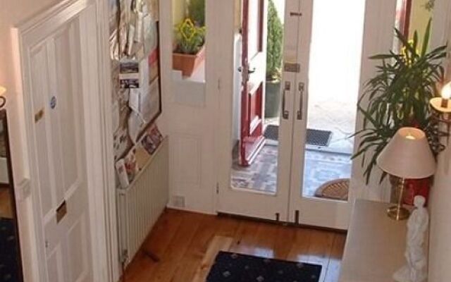 Clarmont Guest House