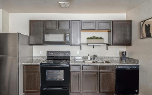 Minneapolis | Campus Studio U of M Apartment