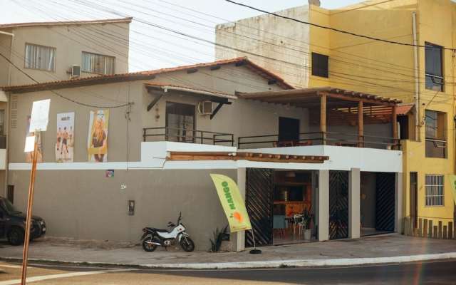IOS Surf House