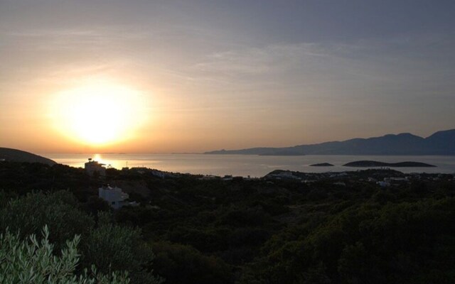 Villa Arolithos