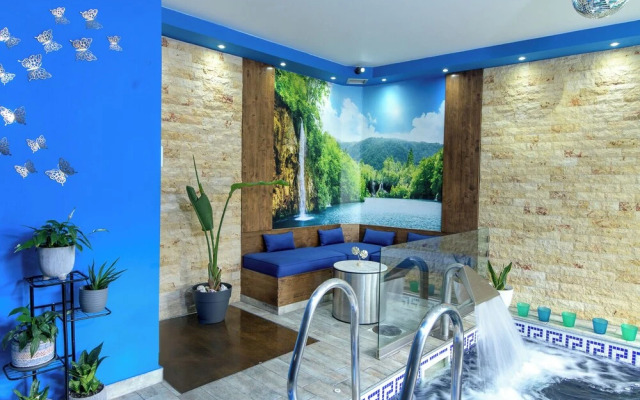 Krousonas Mountain View Suite