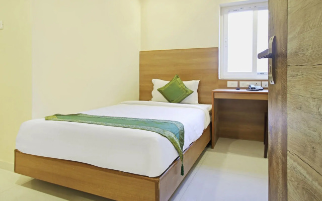 Itsy Hotels Jansi Residency